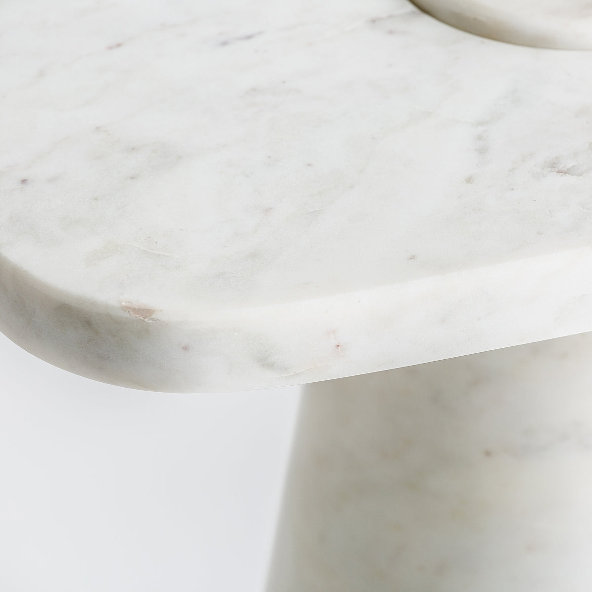 Table d'appoint en marbre blanc | VICAL Herford | REMO, mobilier et décoration d'intérieur