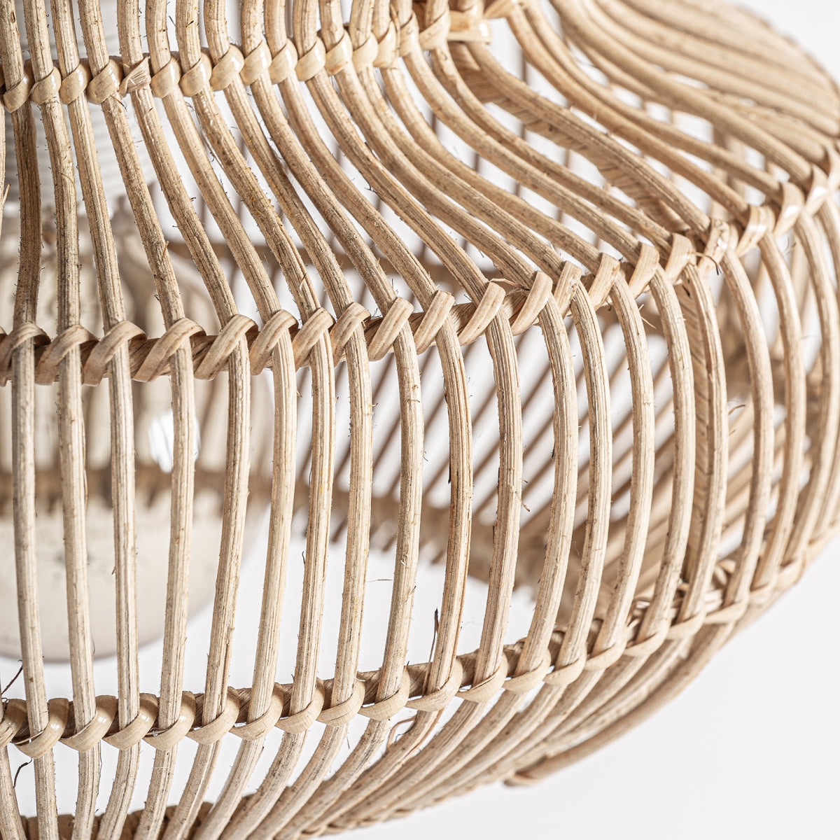 Lustre en rotin marron | VICAL Ripple S | REMO, mobilier et décoration d'intérieur