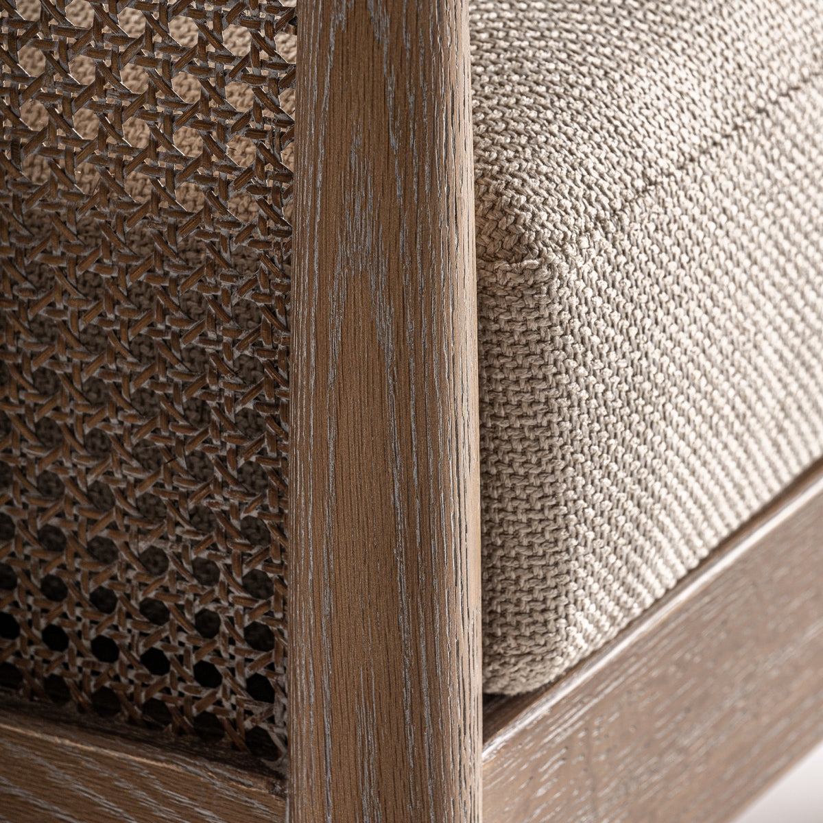 Fauteuil en tissu sable | VICAL Bolzano | REMO, mobilier et décoration d'intérieur