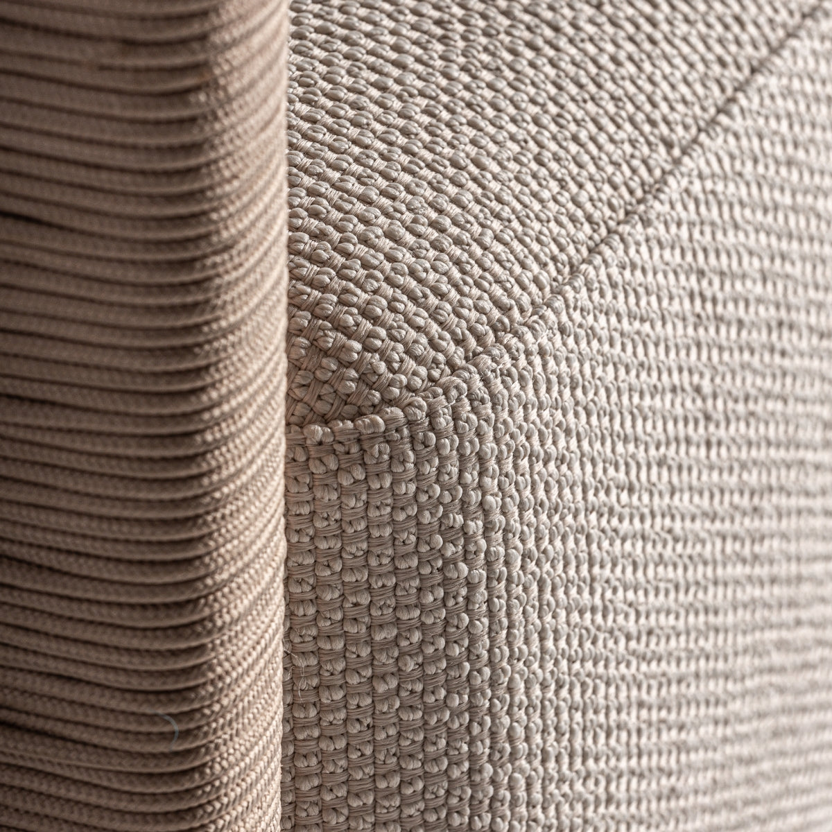 Canapé d'extérieur 3 places en tissu beige | VICAL Trena | REMO, mobilier et décoration d'intérieur