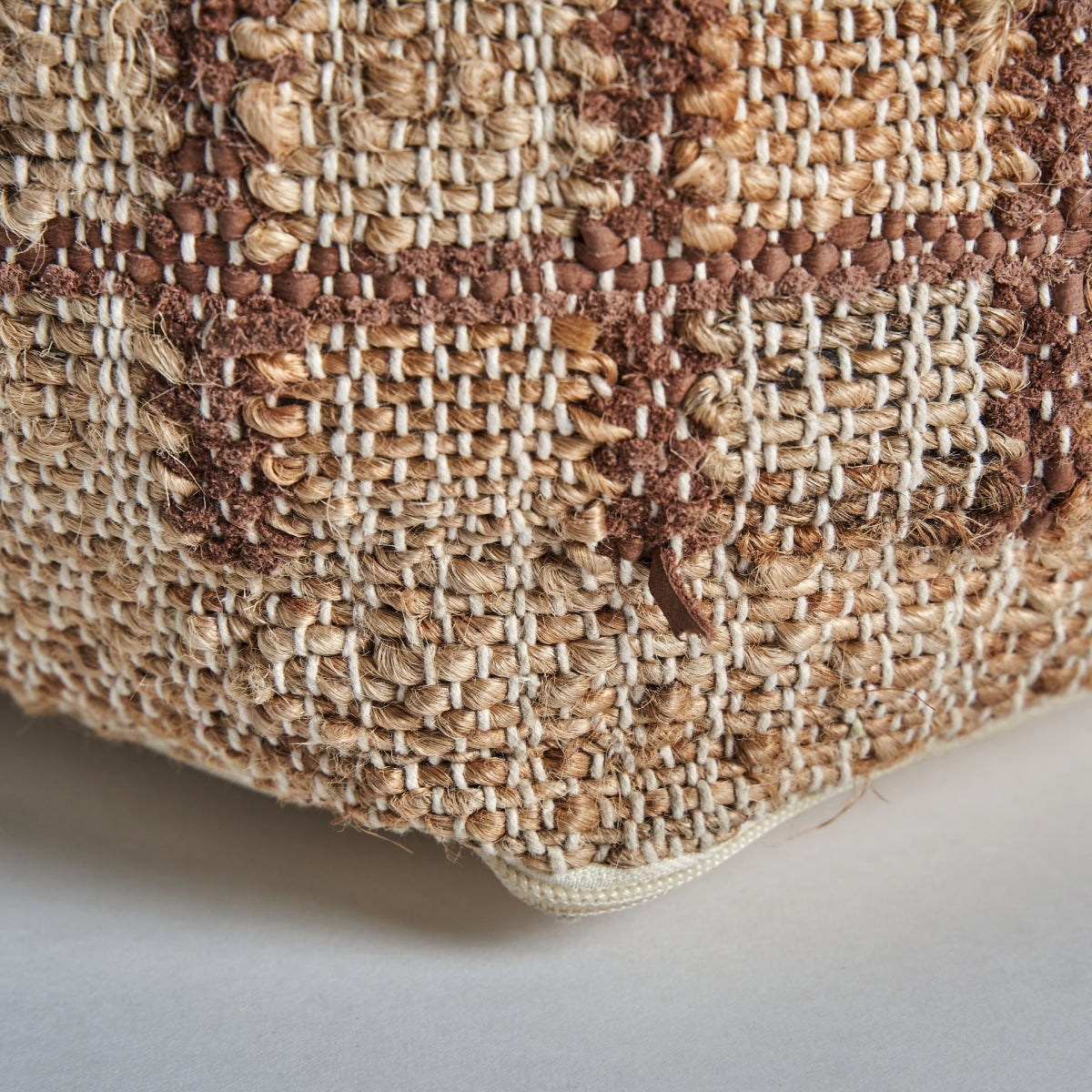 Pouf carré en jute et coton | Vical Mittet | REMO, mobilier et décoration d'intérieur