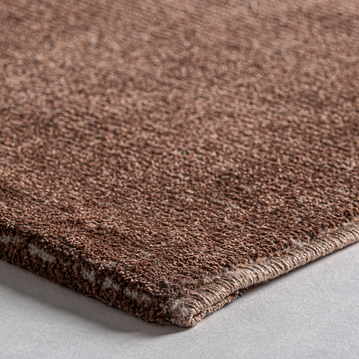 Tapis en tissu marron 240 x 340 cm | Vical Tahiya | REMO, mobilier et décoration d'intérieur