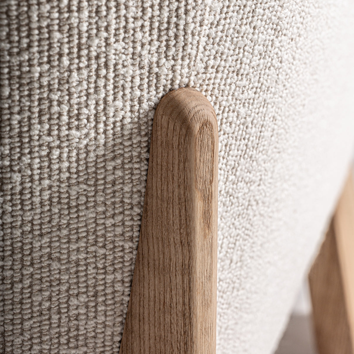 Fauteuil bouclé crème | Vical Nara | REMO, mobilier et décoration d'intérieur