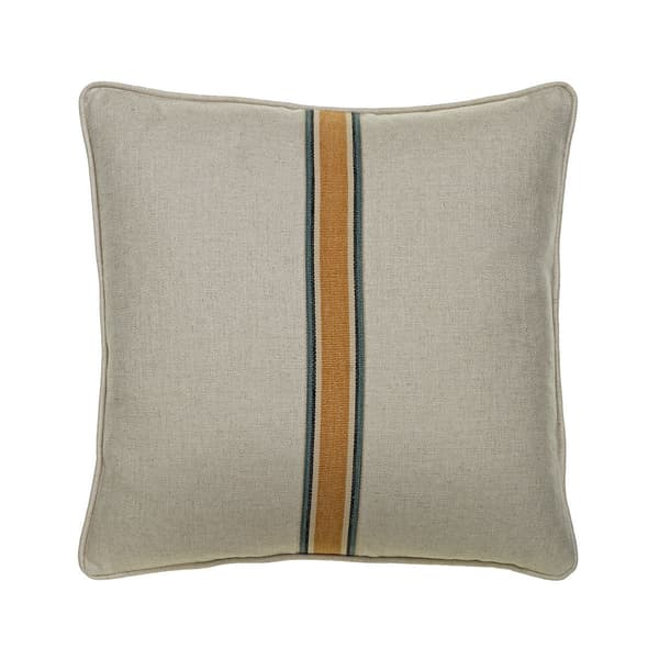 Coussin décoratif Trek Medal Stripe Gold Tape Plumes durables | And... - vue principale | REMO-HOME
