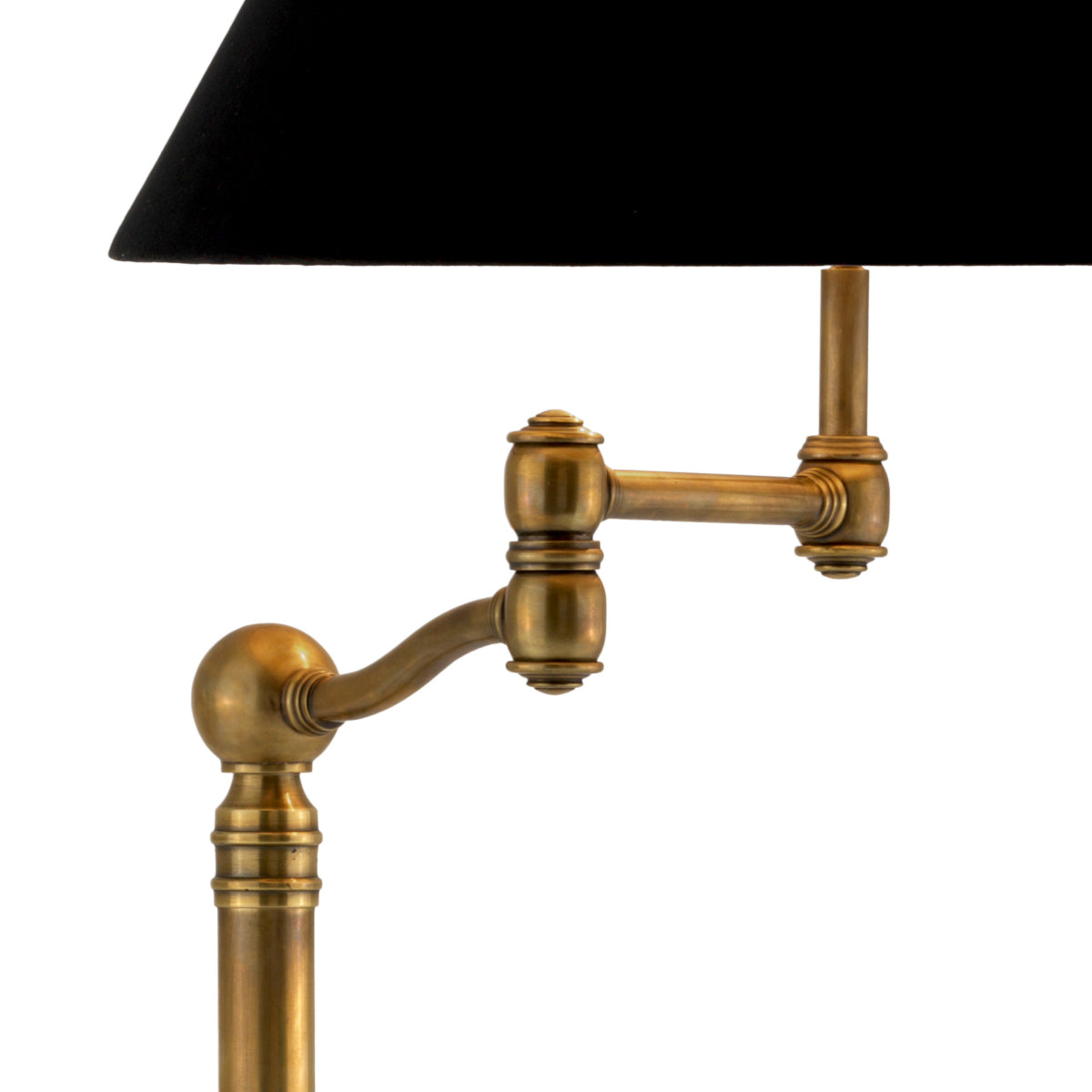 Lampadaire en laiton vintage avec abat-jour | Eichholtz Regis - vue d'ambiance | REMO-HOME