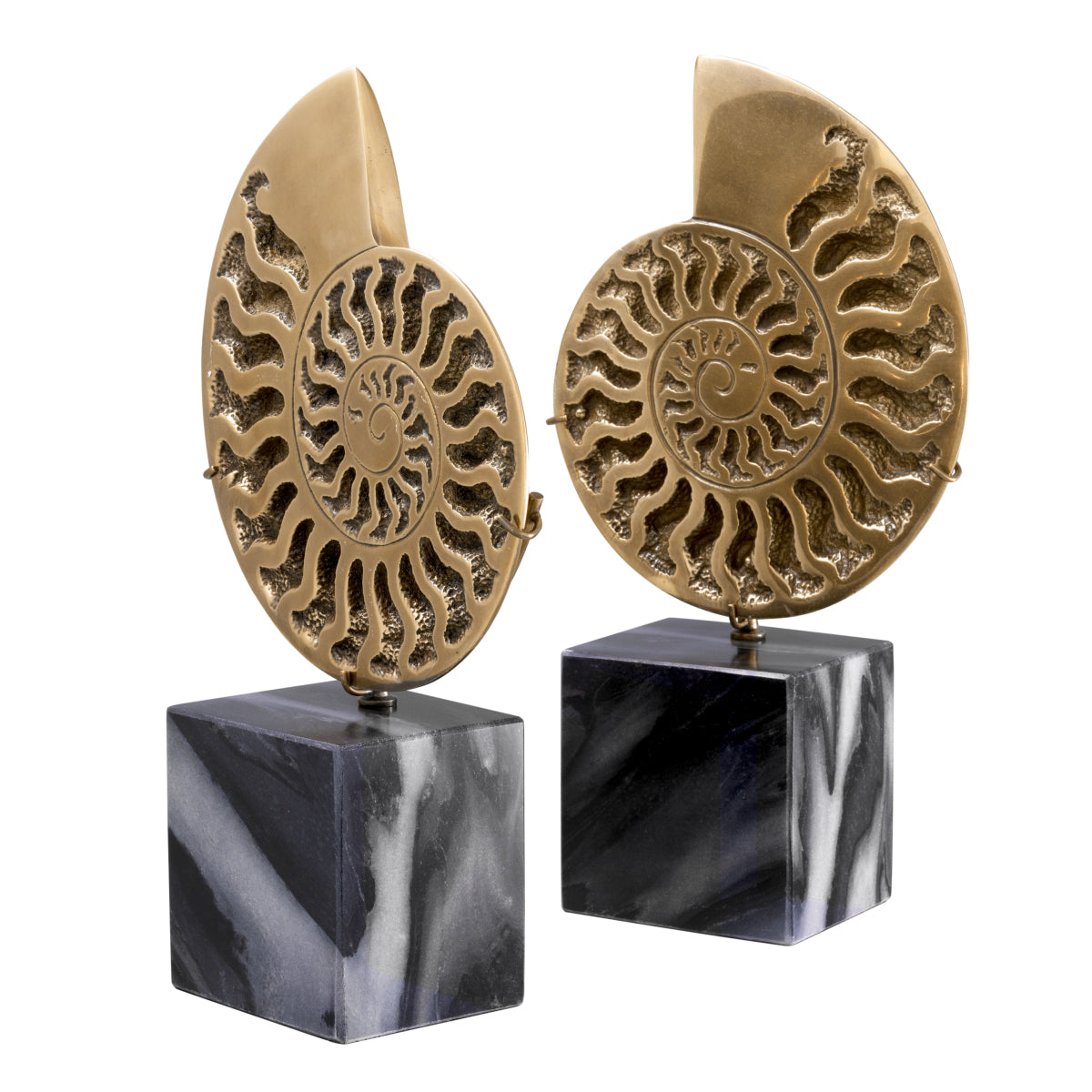 Objet Ammonite en finition laiton vintage | Eichholtz Ammonite set of 2 - vue d'ambiance | REMO-HOME