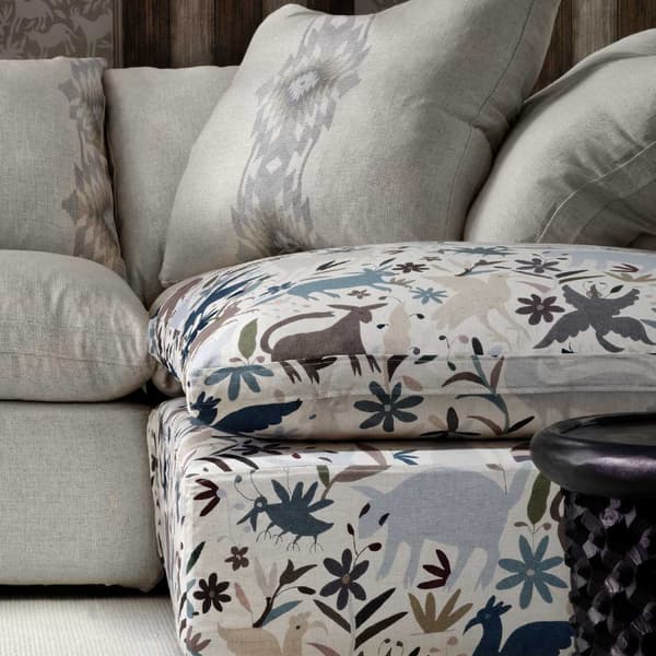 Tissu d'ameublement Tiki Desert | Andrew Martin - vue de détail | REMO-HOME