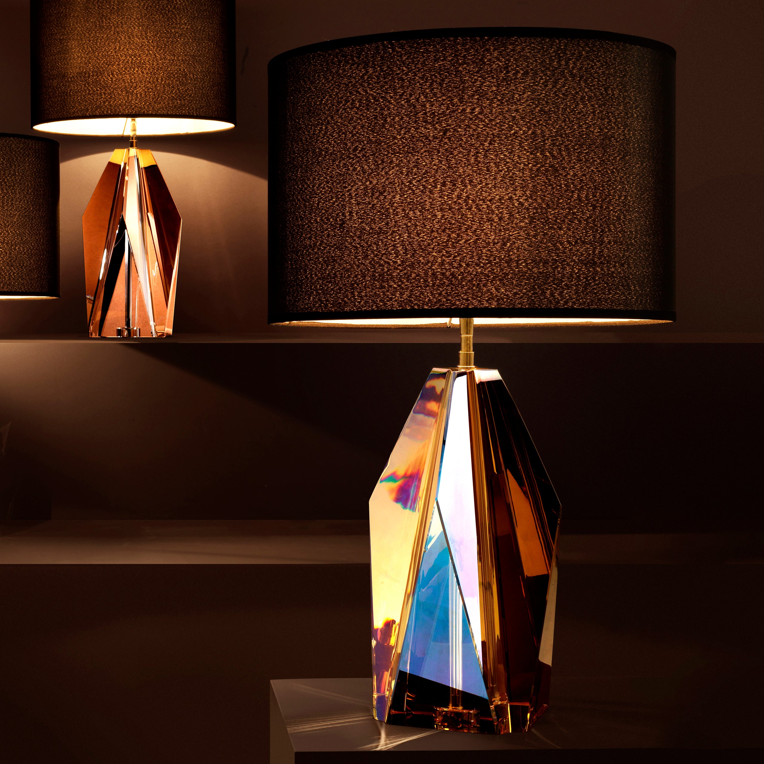 Lampe de table en verre cristal ambre avec abat-jour | Eichholtz Setai - vue d'ambiance | REMO-HOME