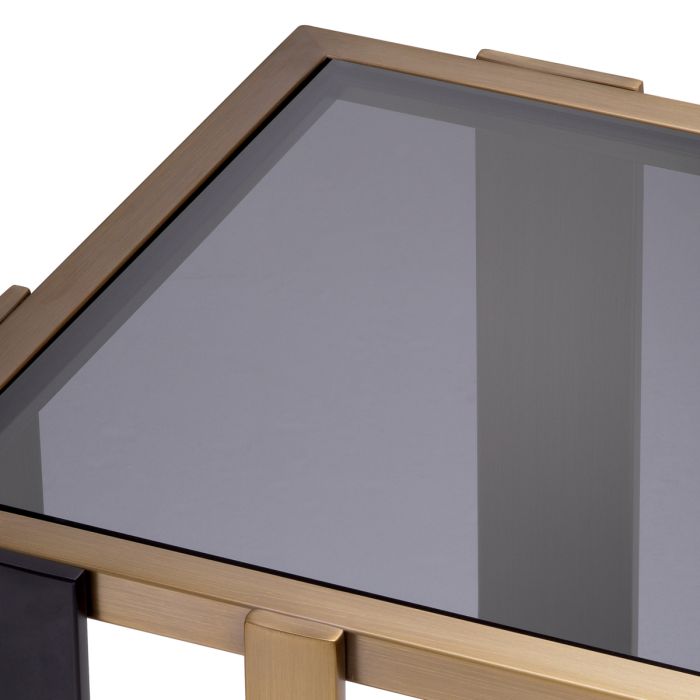 Table d'appoint en laiton brossé et verre fumé | Eichholtz Clio