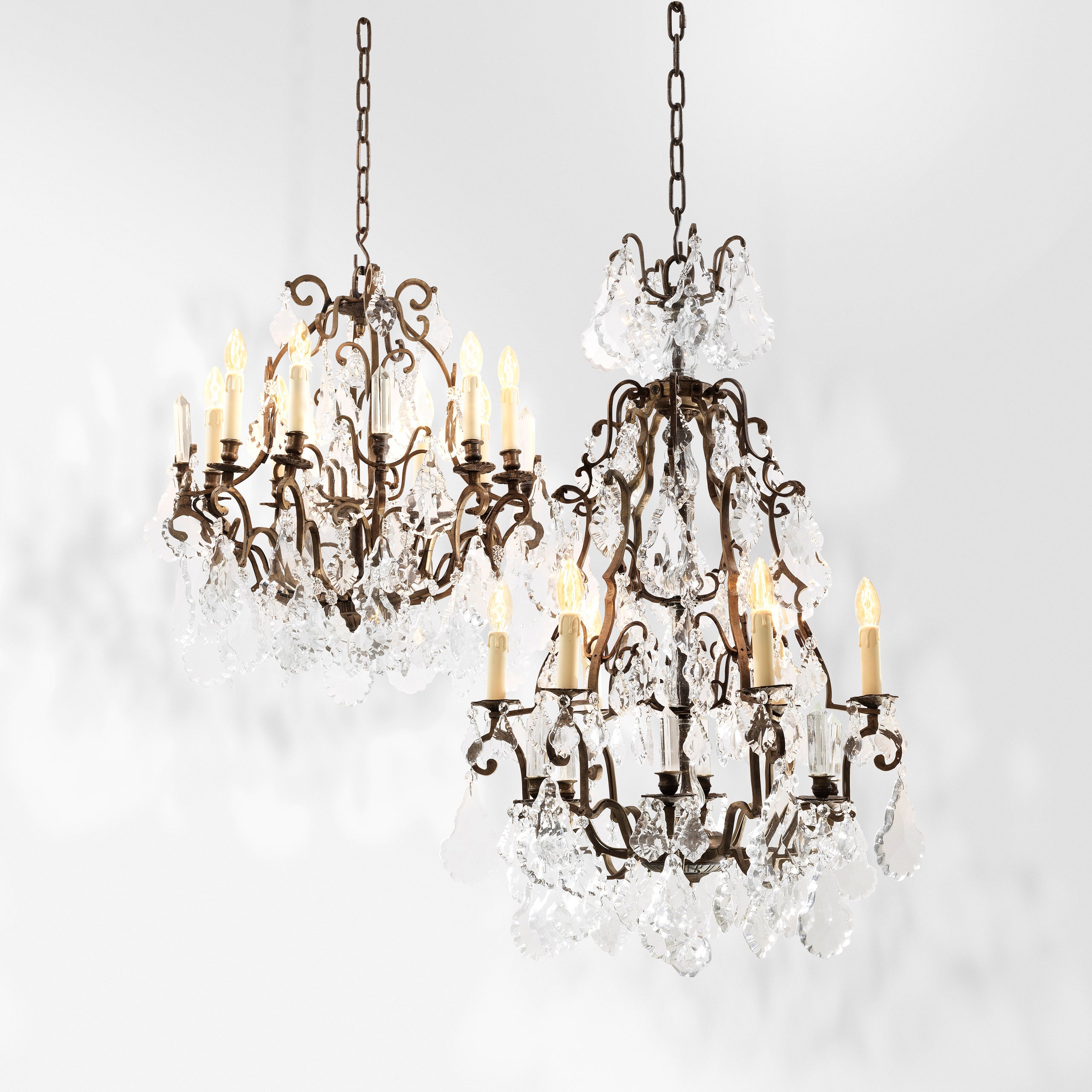 Lustre en cristal et métal doré | Eichholtz Château De Wideville - vue d'ambiance | REMO-HOME