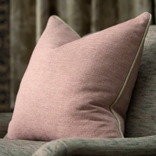 Tissu d'ameublement Piazzetta Rose Cigarette and Match | Andrew Martin - vue de détail | REMO-HOME