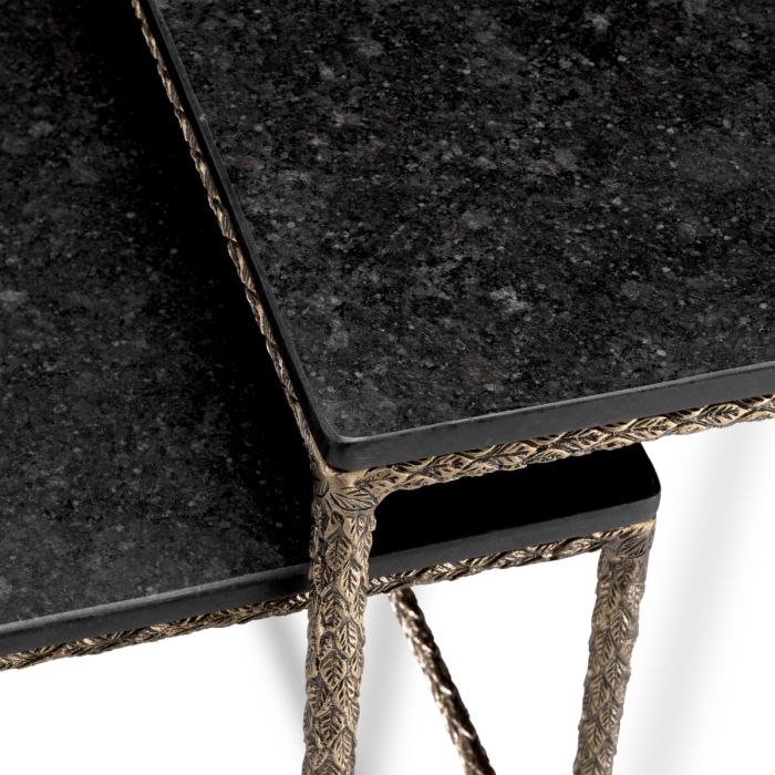 Table d'appoint dorée en granit noir (lot de 2) | Eichholtz Ferndale