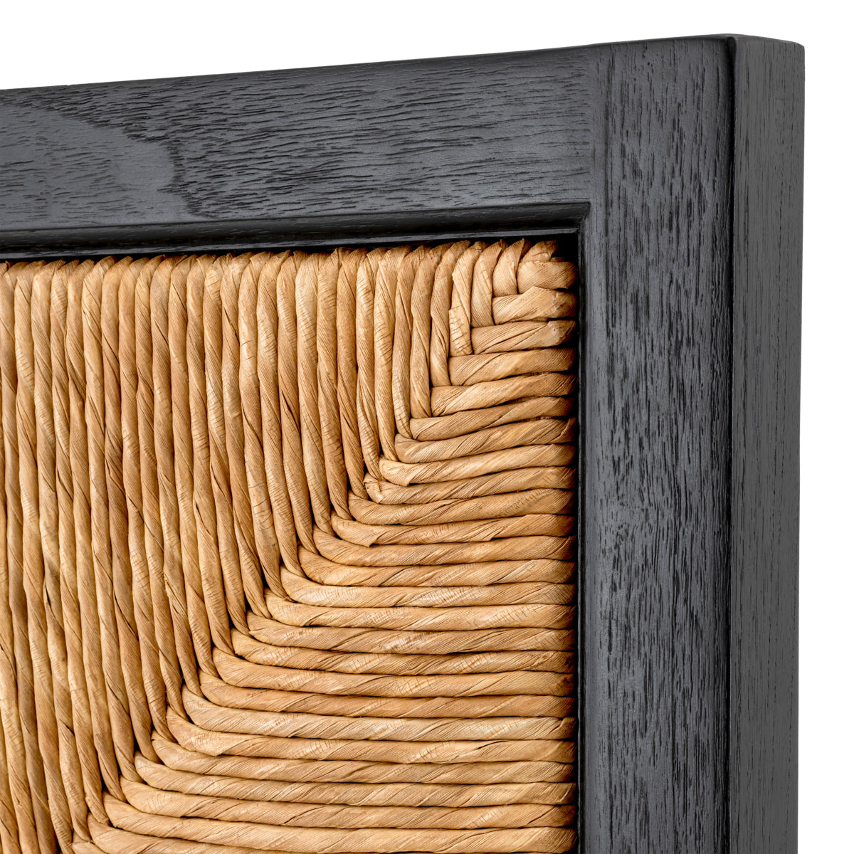 Sommier en finition noire classique et herbe de mer naturelle | Eichholtz Aruba - vue d'ambiance | REMO-HOME