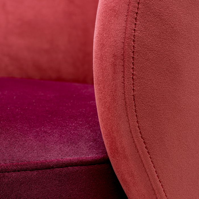 Chaise basse en velours rouge | Eichholtz Greet