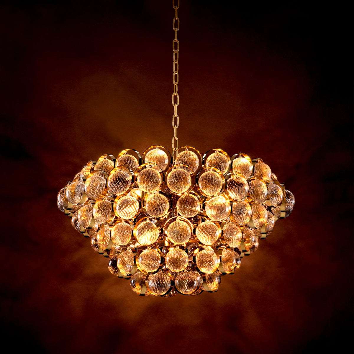 Chandelier en finition dorée | Eichholtz Opera - vue d'ambiance | REMO-HOME