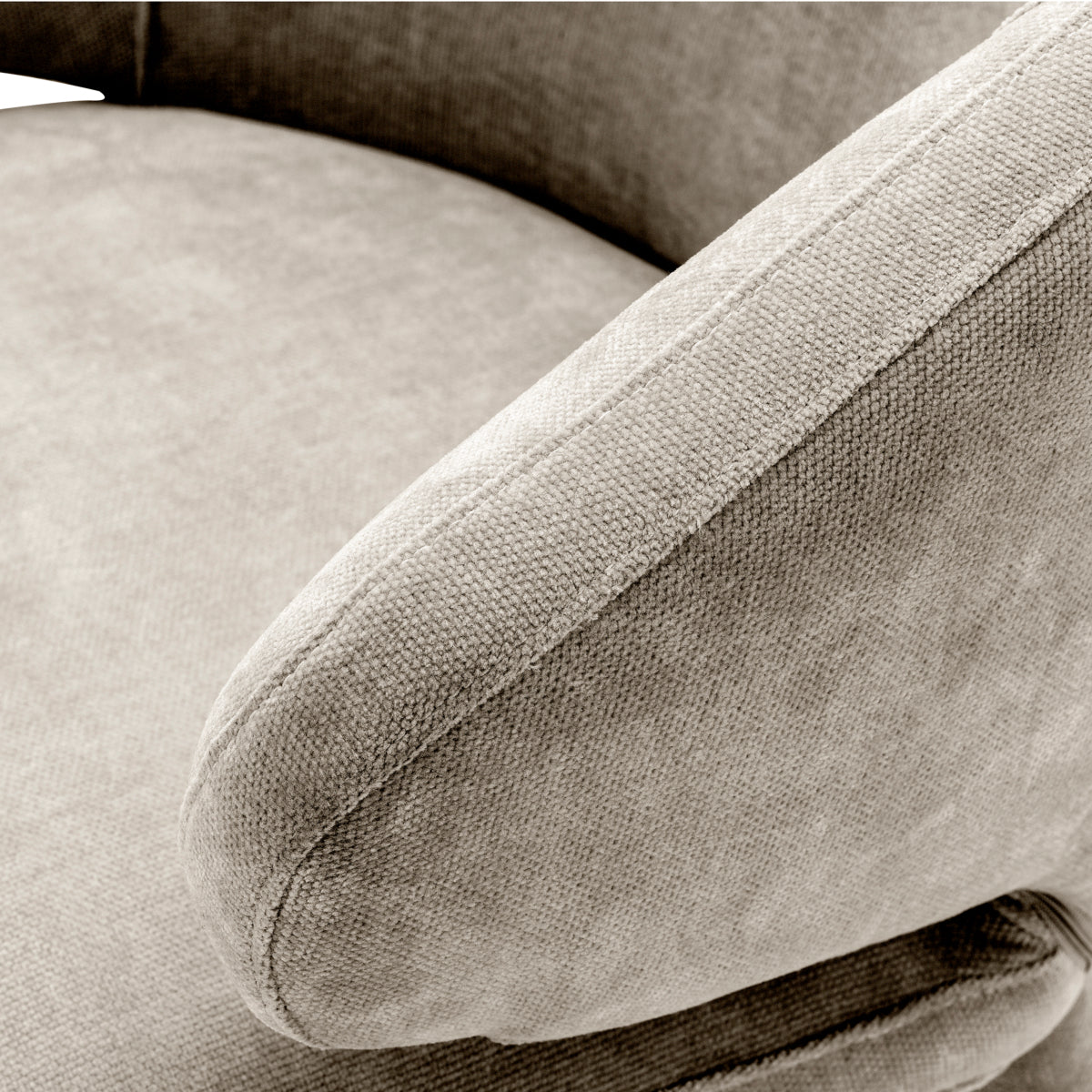 Chaise de salle à manger en clarck sand | Eichholtz Cardinale - vue d'ambiance | REMO-HOME