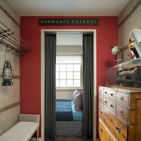 Papier peint Steamer Leather | Andrew Martin - vue de détail | REMO-HOME