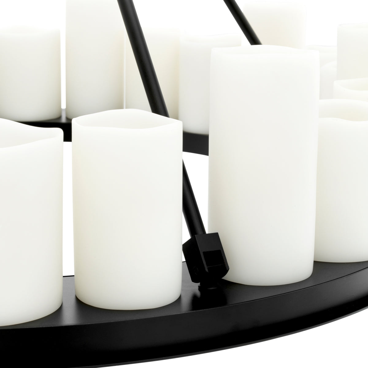 Chandelier en finition noire | Eichholtz Commodore - vue d'ambiance | REMO-HOME