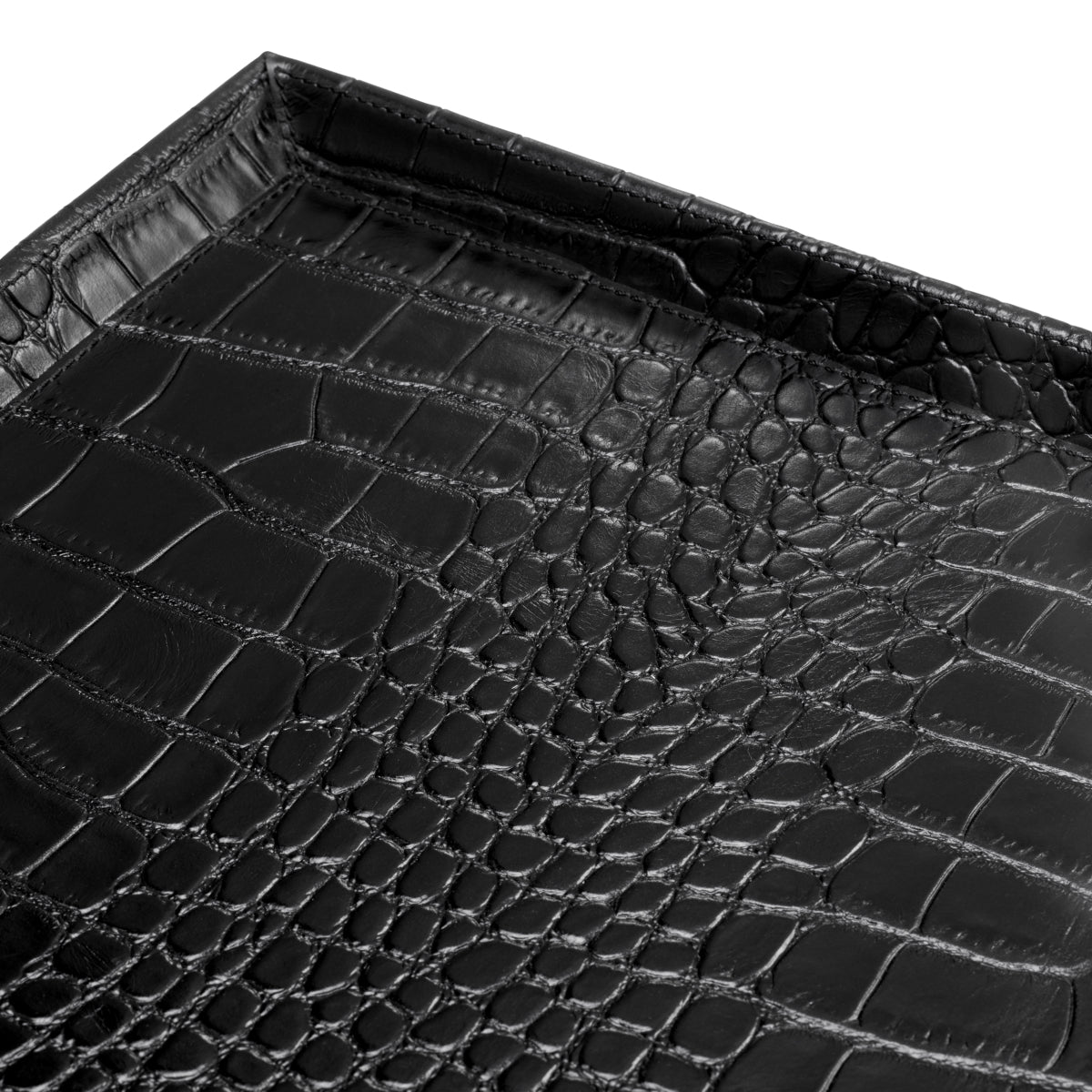 Plateau de bureau en cuir noir embossé croco | Eichholtz Scaleo - vue d'ambiance | REMO-HOME