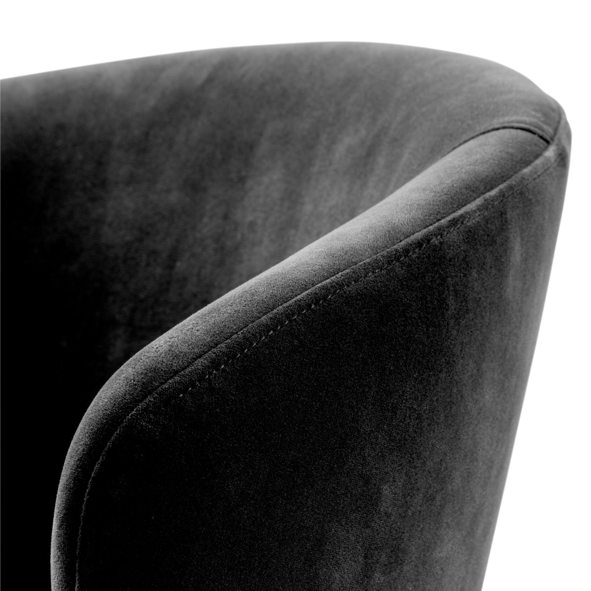 Chaise de salle à manger en velours gris foncé Savona | Eichholtz Kinley - vue d'ambiance | REMO-HOME