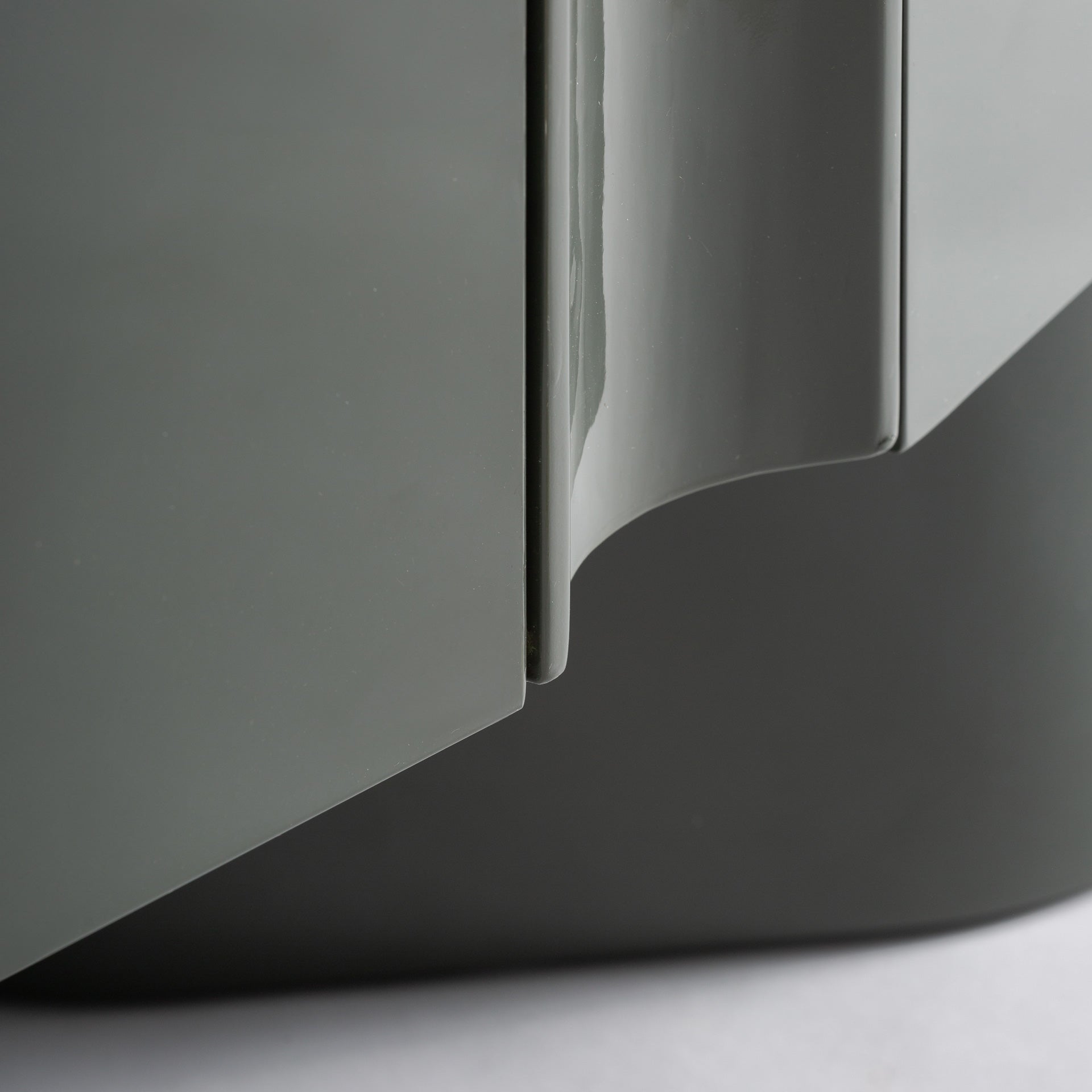 Armoire moderne bois vert brillant | VICAL Saxby | REMO-HOME, mobilier design et décoration d'intérieur