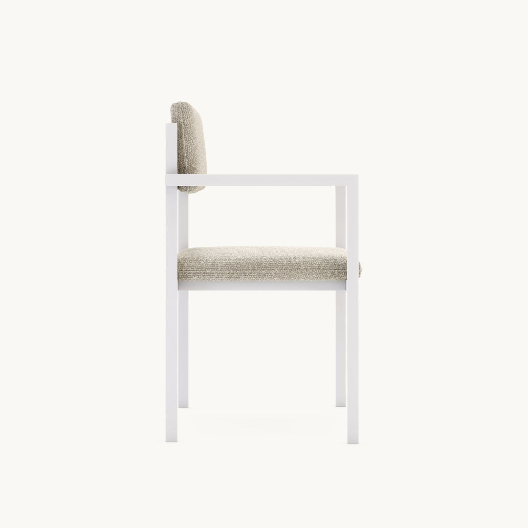 Chaise d'extérieur de salle à manger en tissu sable | Domkapa Bondi | REMO, mobilier et décoration d'extérieur