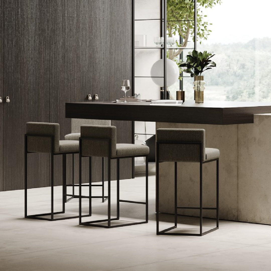 Meuble bar en eucalyptus fumé mat | Laskasas Cannes | REMO, mobilier et décoration d'intérieur