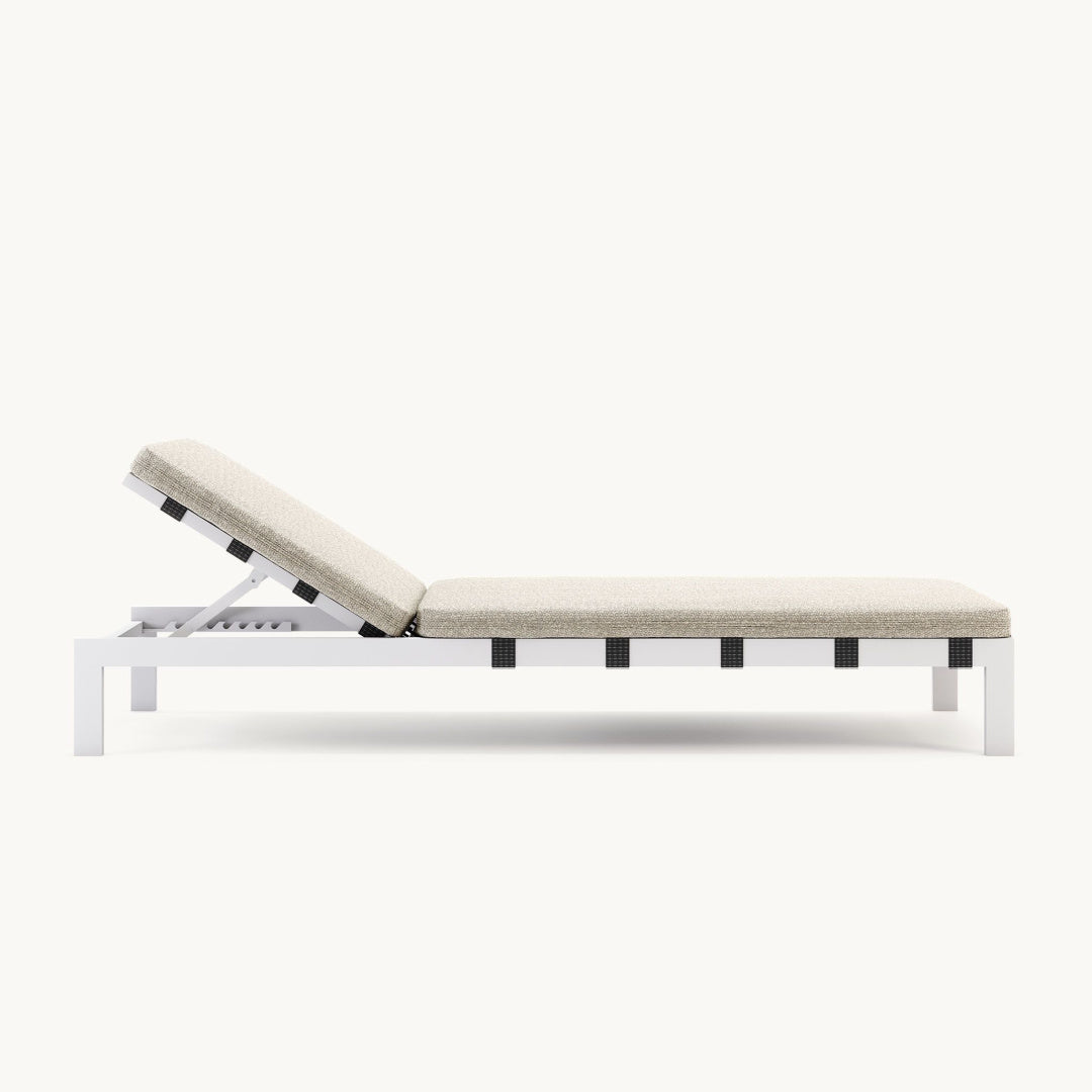 Chaise longue d'extérieur en tissu sable | Domkapa Bondi | REMO, mobilier et décoration d'extérieur.