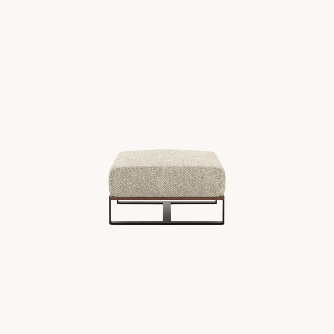 Pouf d'extérieur en tissu sable | Laskasas Salim | REMO, mobilier et décoration d'intérieur