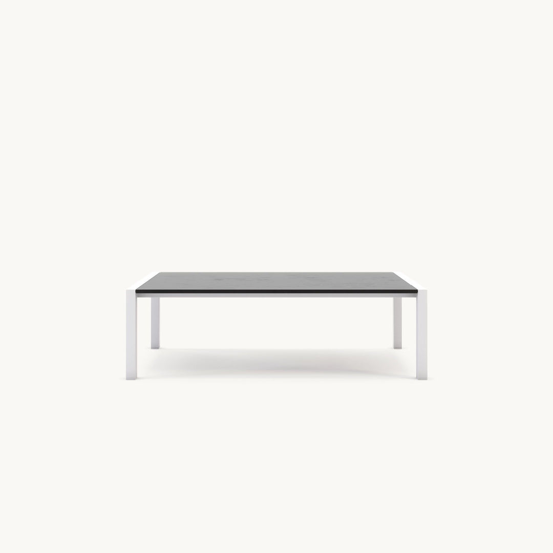 Table basse d'extérieur en tissu sable | Domkapa Bondi | REMO, mobilier et décoration d'extérieur.