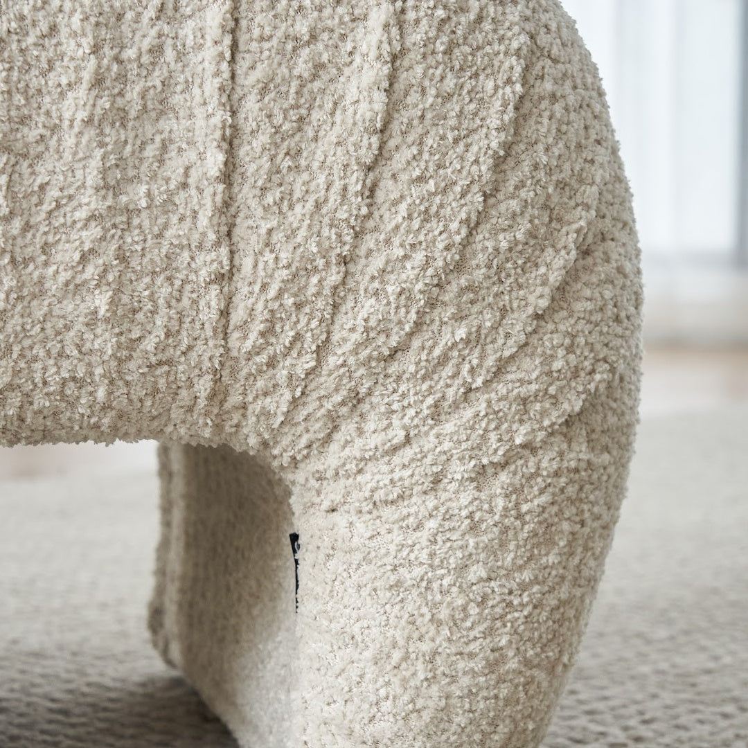 Banc en tissu bouclé crème | Grado Crescent