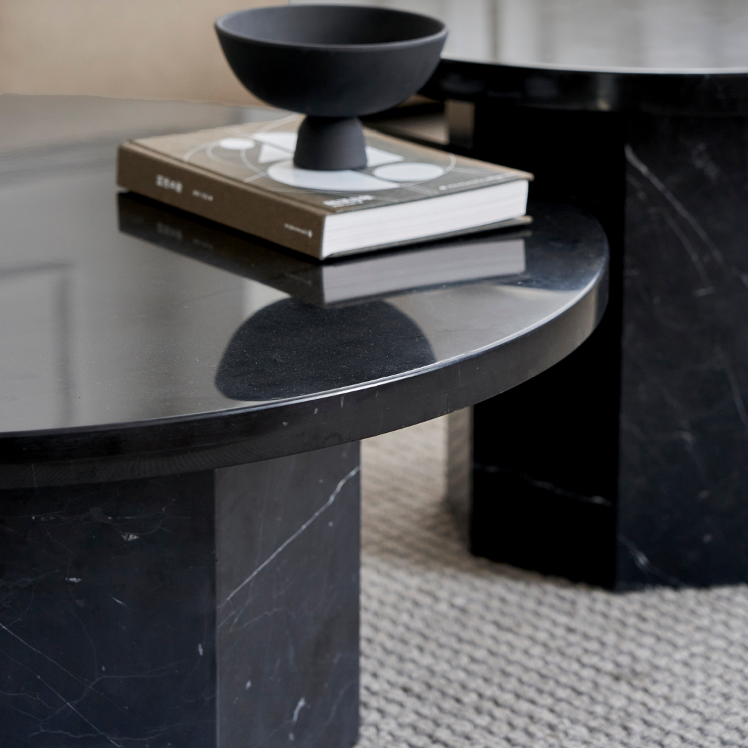 Table basse ronde en marbre noir | Grado Sugar