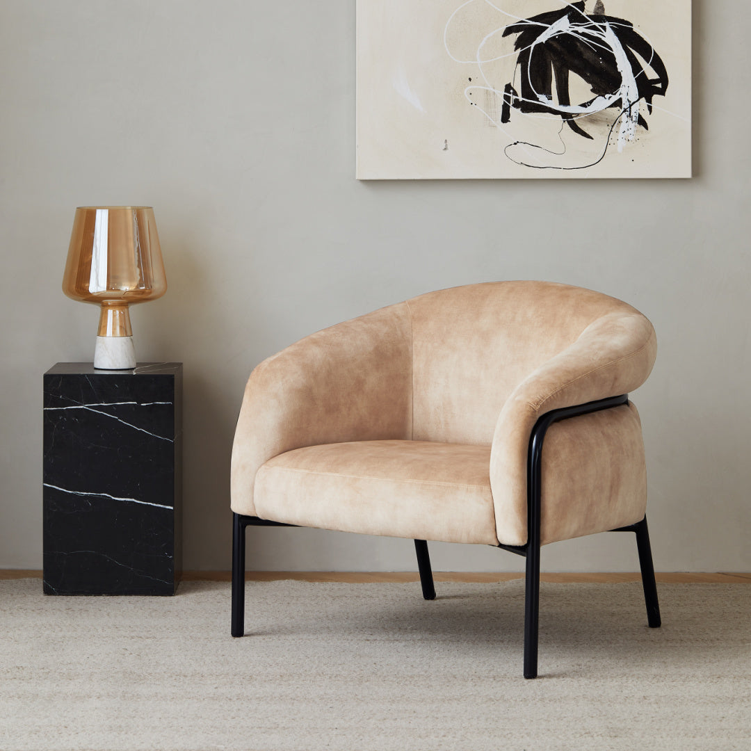 Fauteuil en velours beige | Grado Belly Lounge