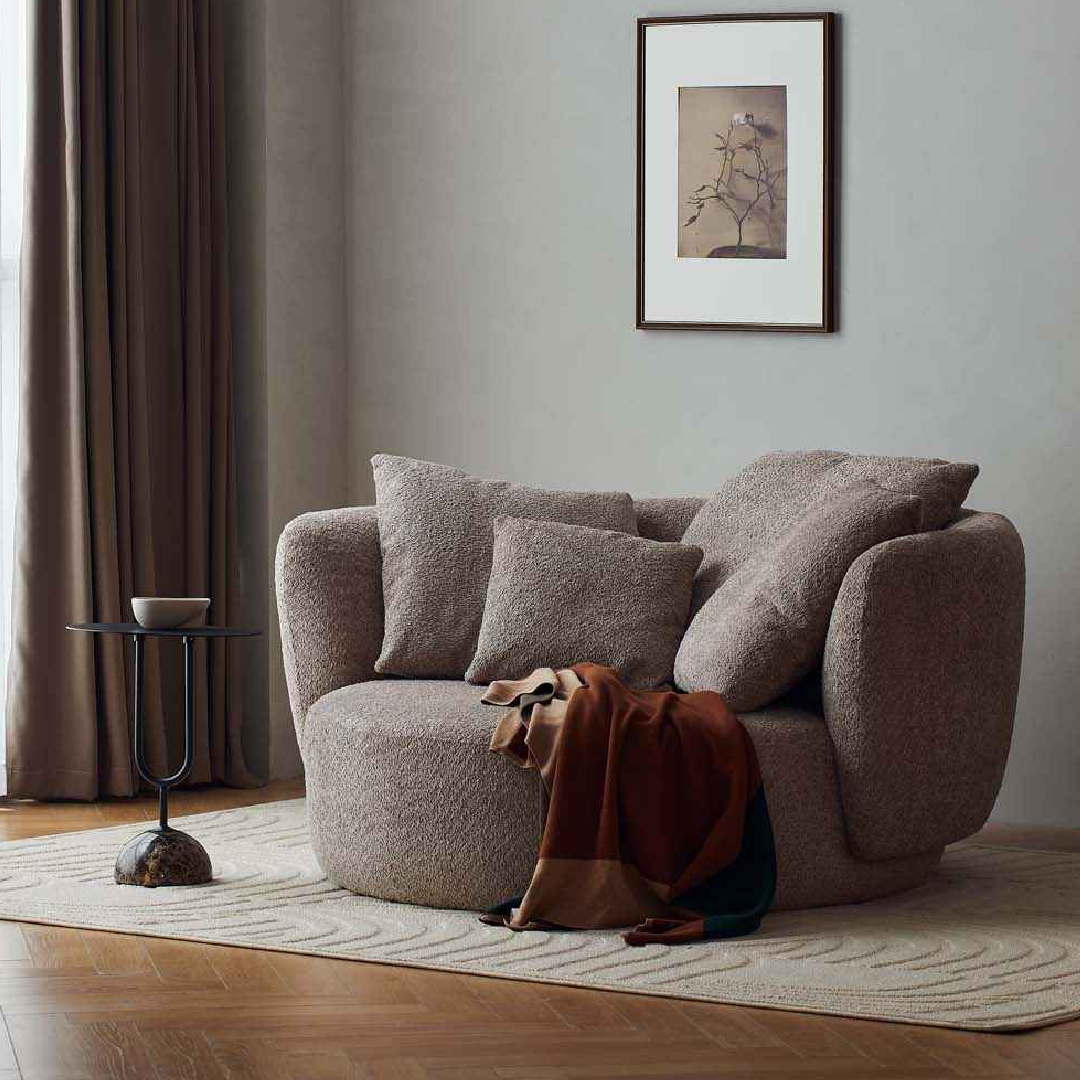 Fauteuil causeuse en tissu gris taupe | Grado Wonton L