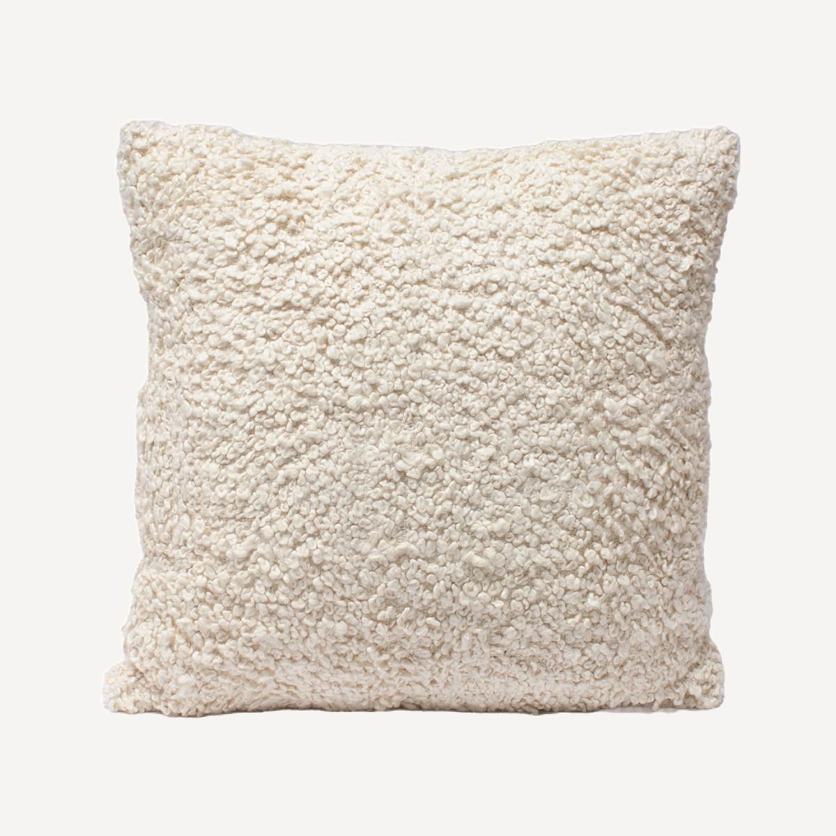 Coussin carré molletonné crème | Dôme Deco Scilla | REMO, mobilier et décoration d'intérieur