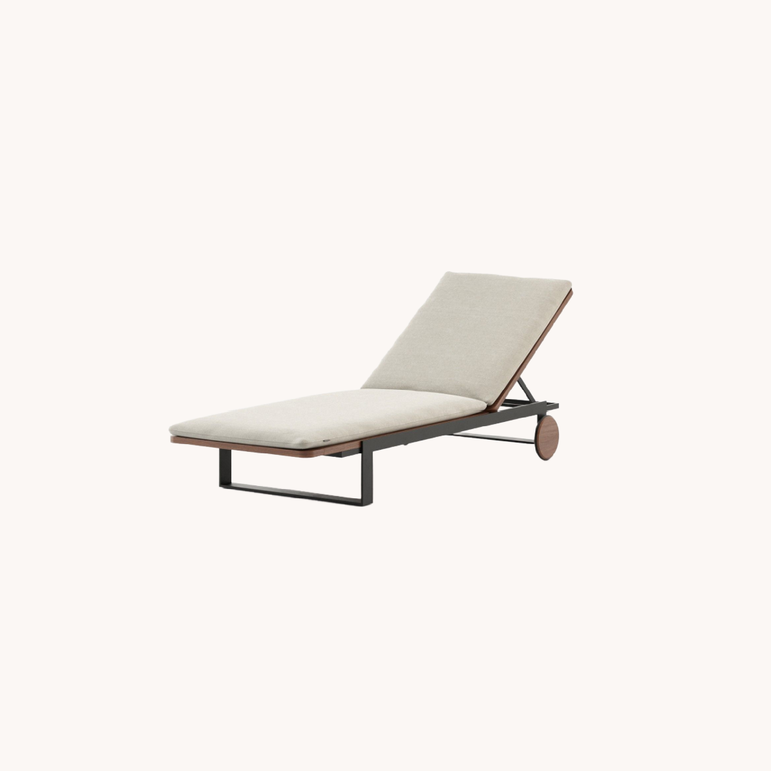 Chaise longue en tissu beige | Laskasas Salim | REMO, mobilier et décoration d'extérieur