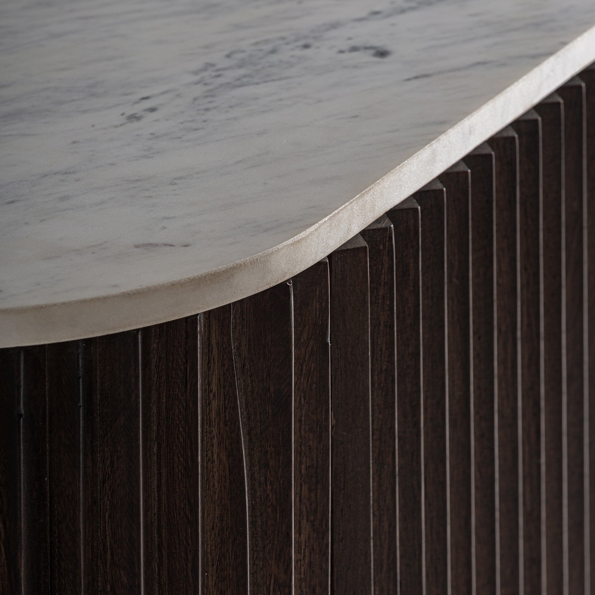 Buffet bicolore en manguier et marbre blanc | VICAL Kaleh | REMO-HOME, mobilier design et décoration d'intérieur