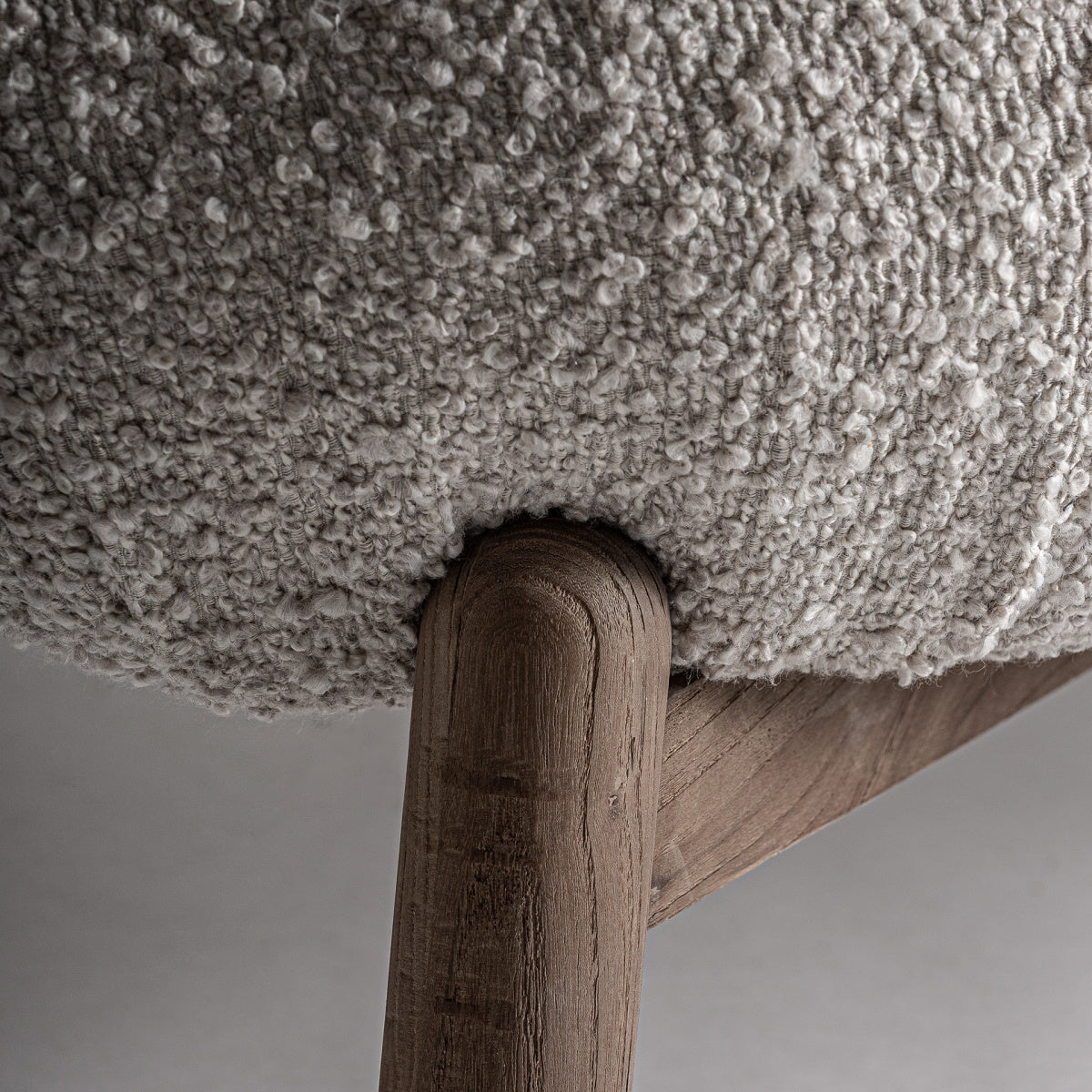 Canapé 2 places en tissu beige | VICAL Jacquard | REMO-HOME, mobilier design et décoration d'intérieur