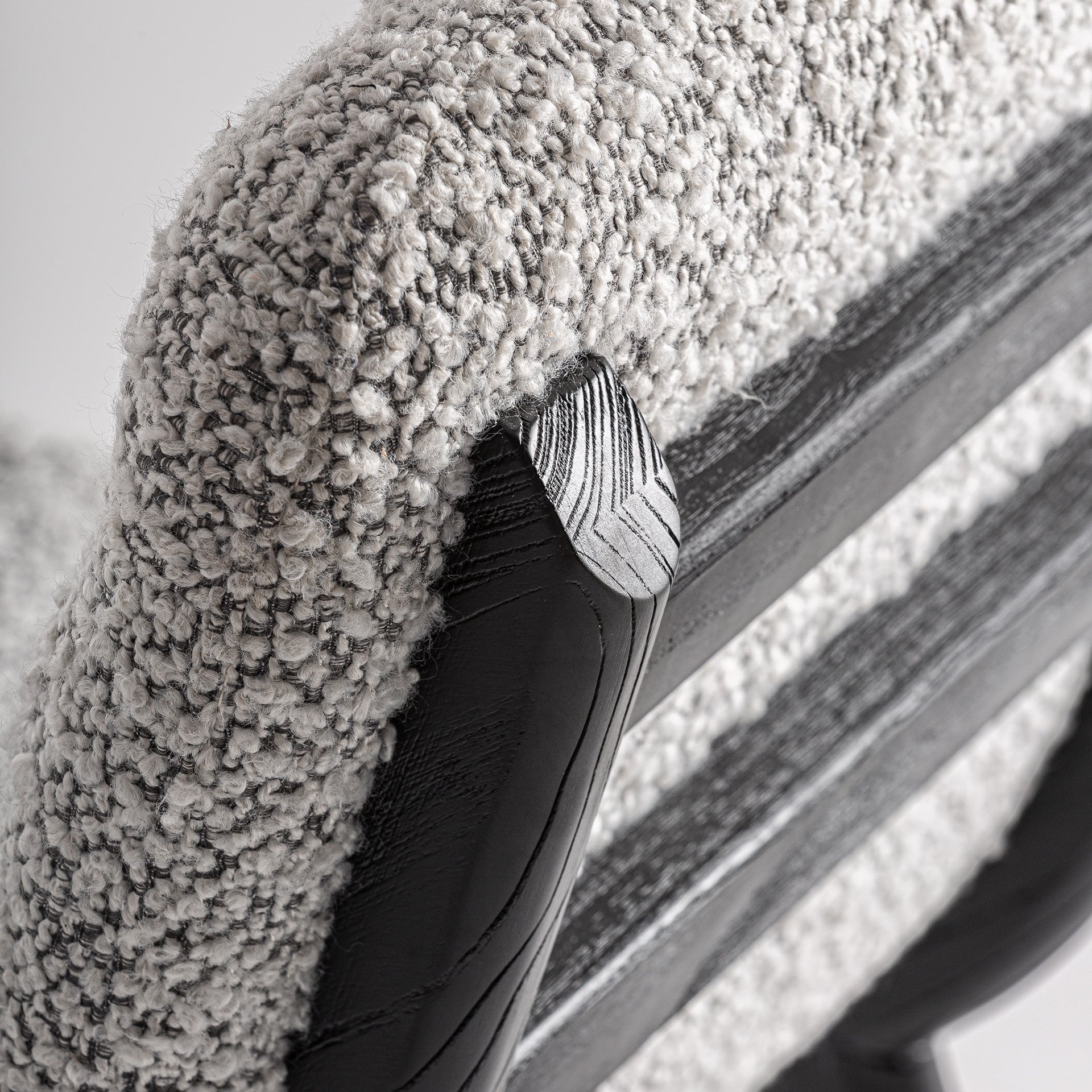 Chaise de salle à manger en tissu gris | VICAL Jacquard | REMO-HOME, mobilier design et décoration d'intérieur