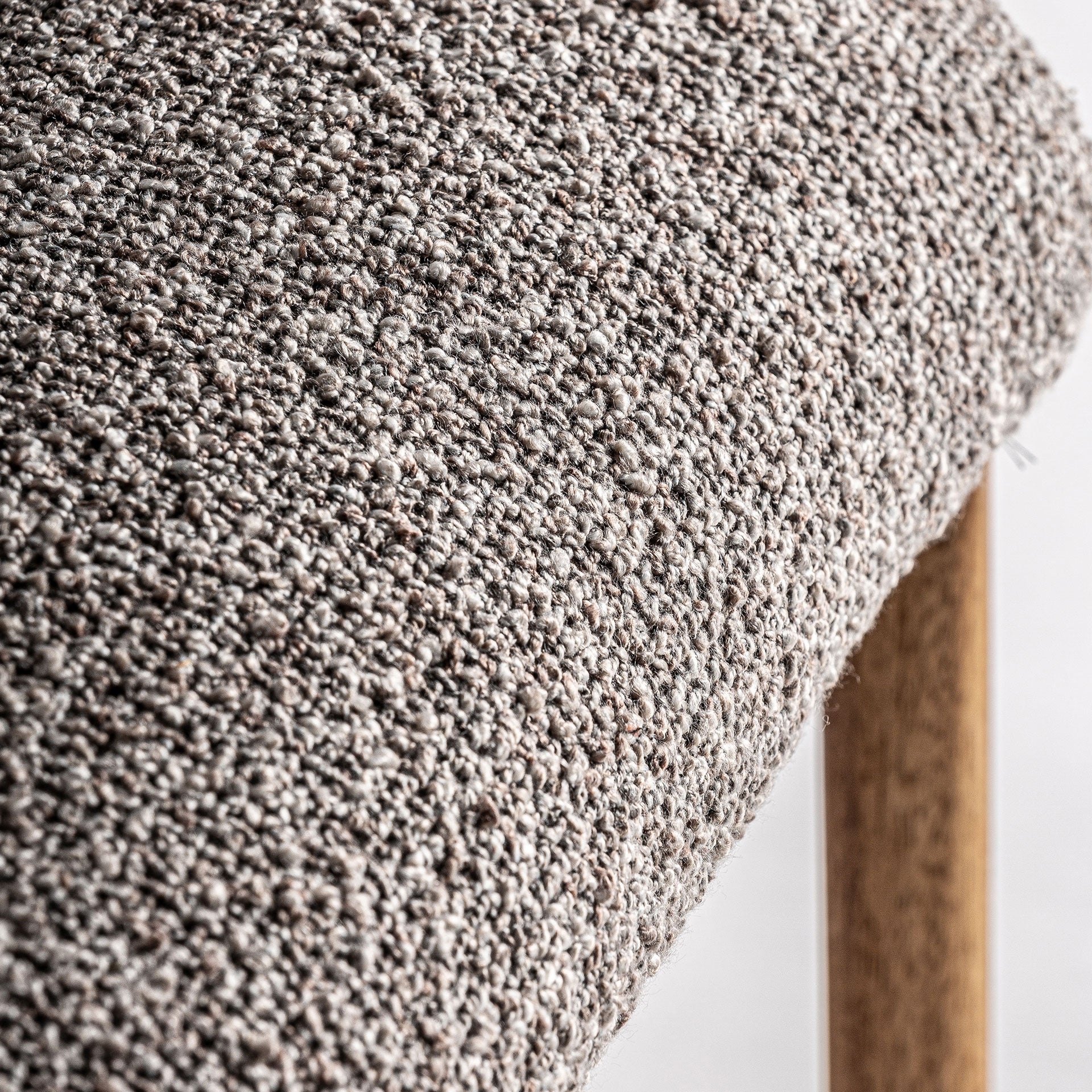 Chaise salle à manger tissu gris et bois hévéa | VICAL Bezier | REMO-HOME, mobilier design et décoration d'intérieur