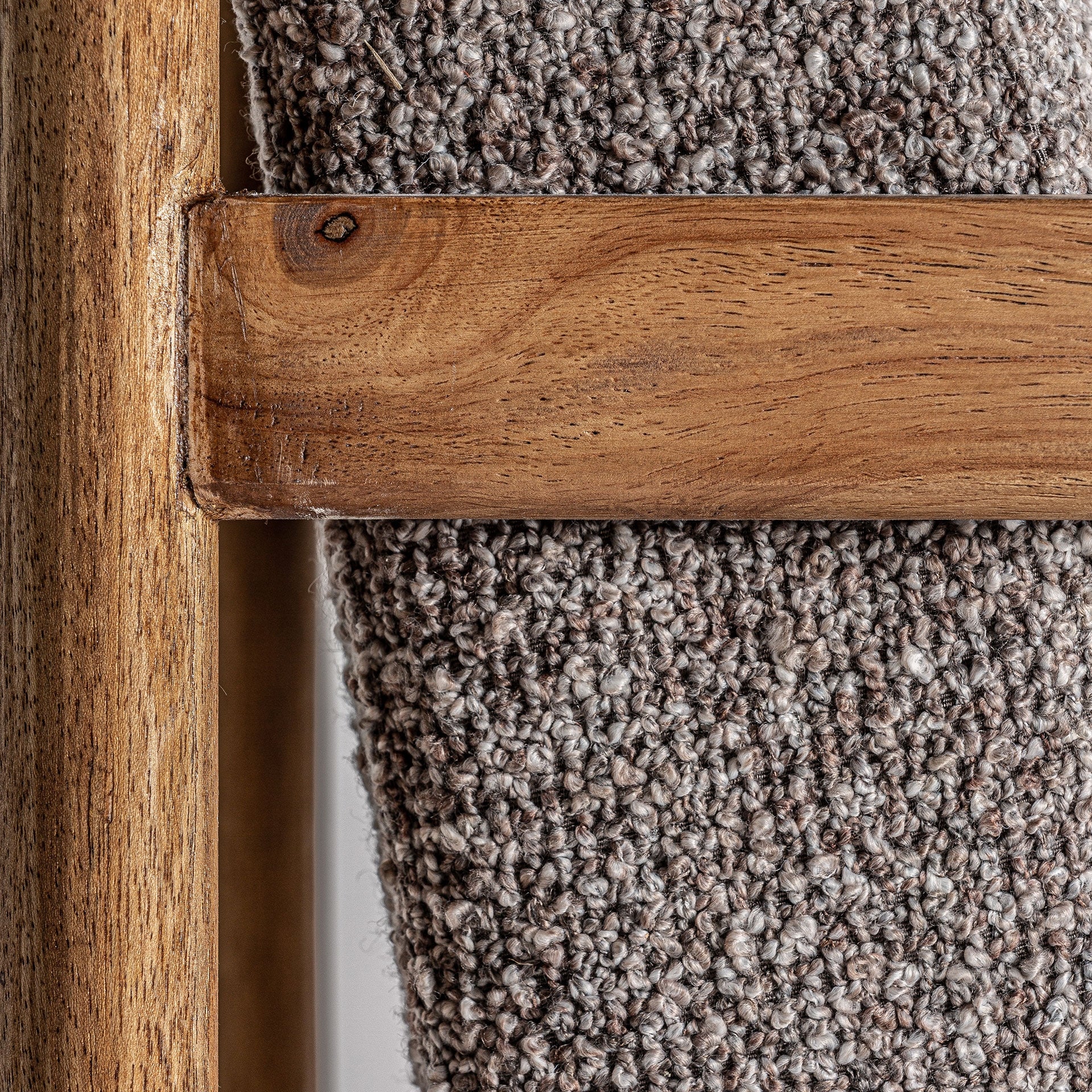 Chaise salle à manger tissu gris et bois hévéa | VICAL Bezier | REMO-HOME, mobilier design et décoration d'intérieur