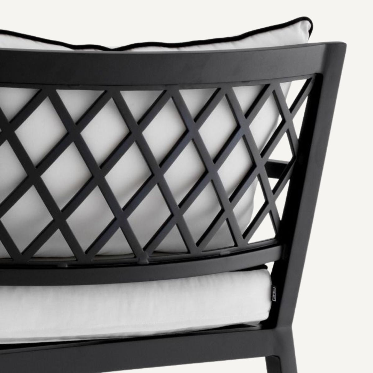 Chaise longue noire et blanche | Eichholtz Bella Vista | REMO-HOME, mobilier et décoration d'intérieur