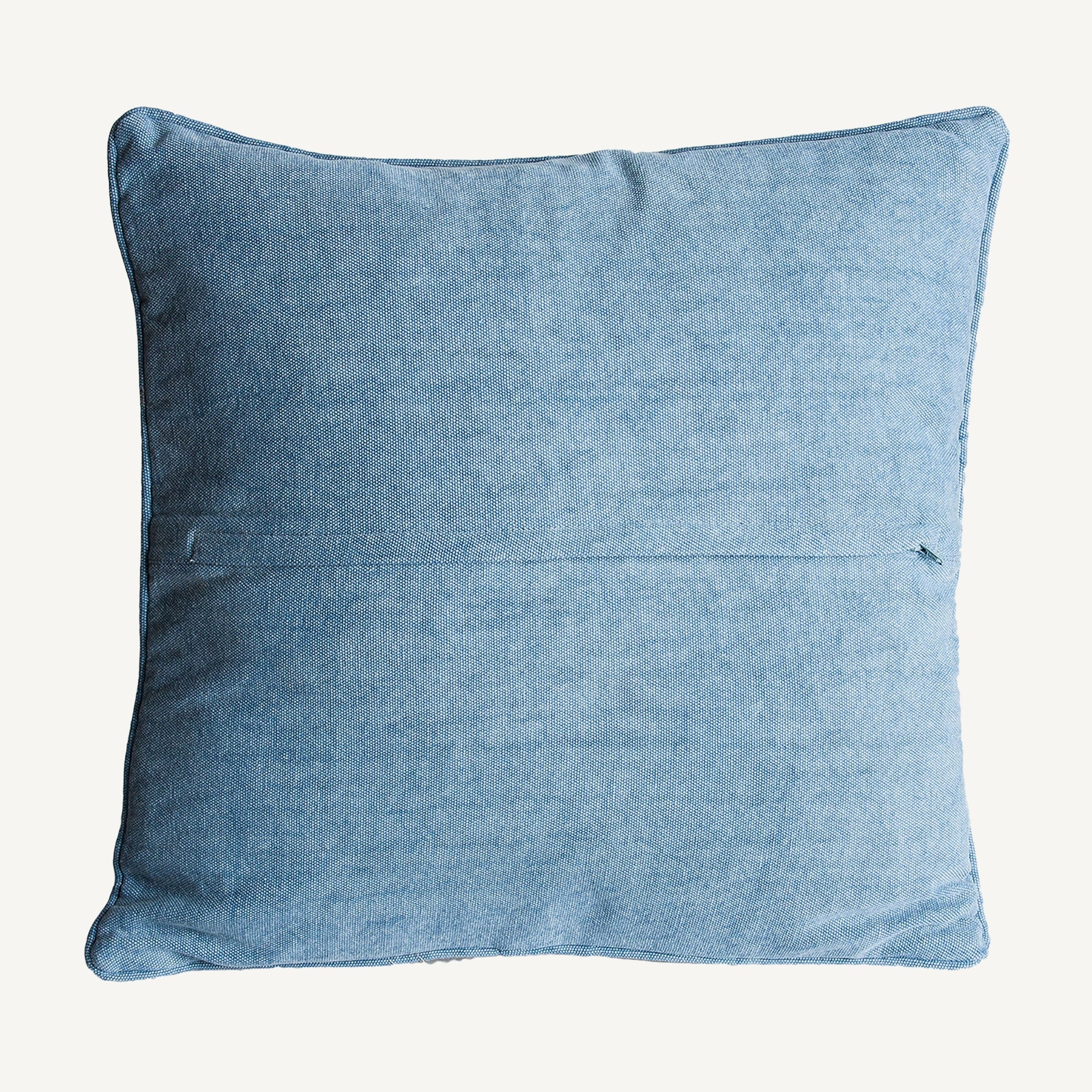 Coussin carré coton bleu brodé | VICAL Blesi | REMO-HOME, mobilier design et décoration d'intérieur