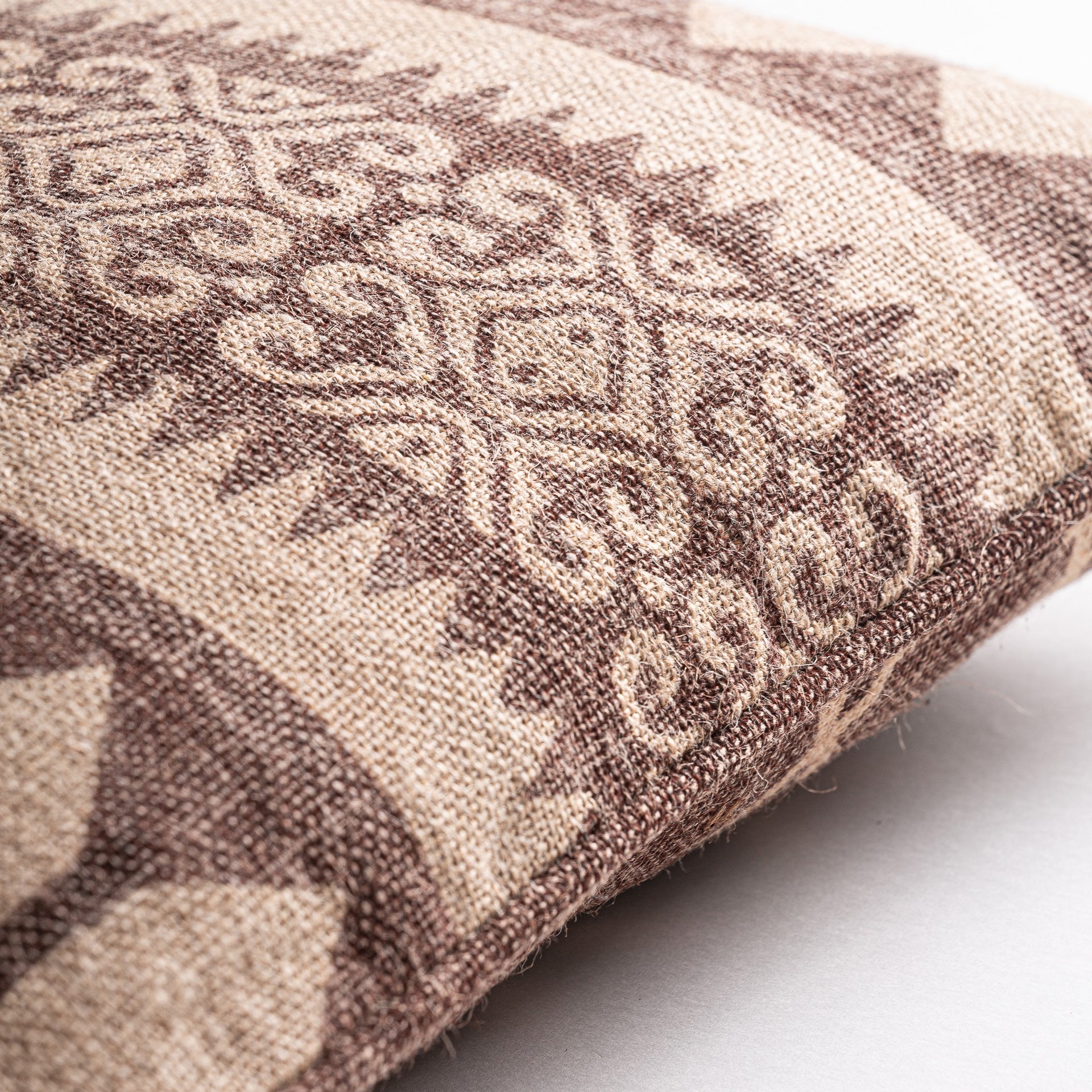 Coussin jute et fibres tissées beige et marron | VICAL Nun | REMO-HOME, mobilier design et décoration d'intérieur