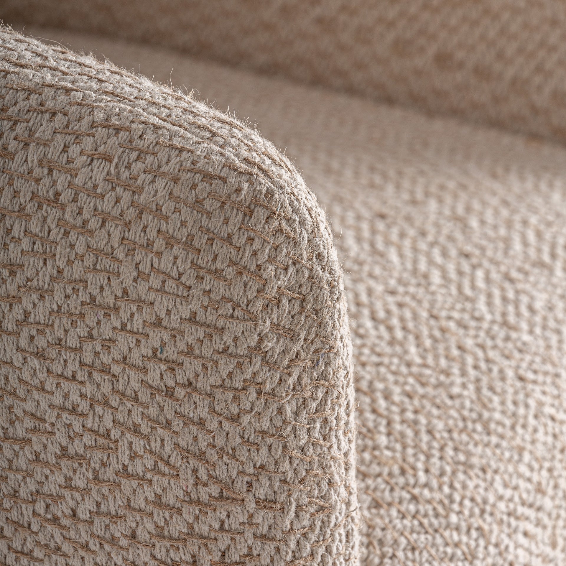 Fauteuil en lin beige | VICAL Liermo | REMO-HOME, mobilier design et décoration d'intérieur