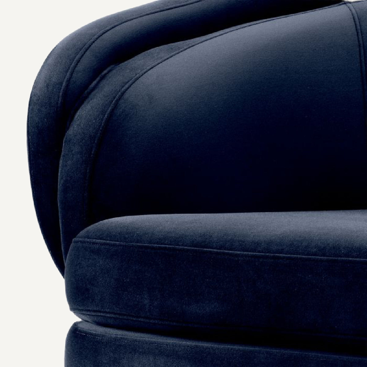 Fauteuil en velours bleu nuit | Eichholtz Orion | REMO-HOME, mobilier et décoration d'intérieur
