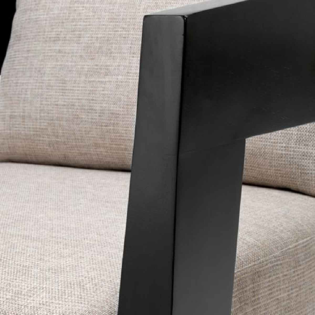 Fauteuil noir en tissu beige | Eichholtz Rubautelli | REMO-HOME, mobilier et décoration d'intérieur