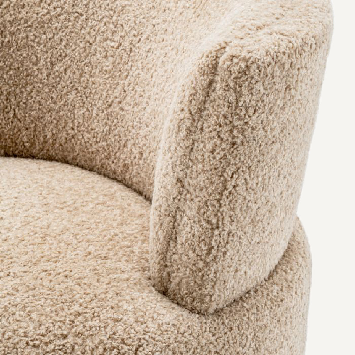 Fauteuil pivotant molletonné beige | Eichholtz Alonso | REMO-HOME, mobilier et décoration d'intérieur