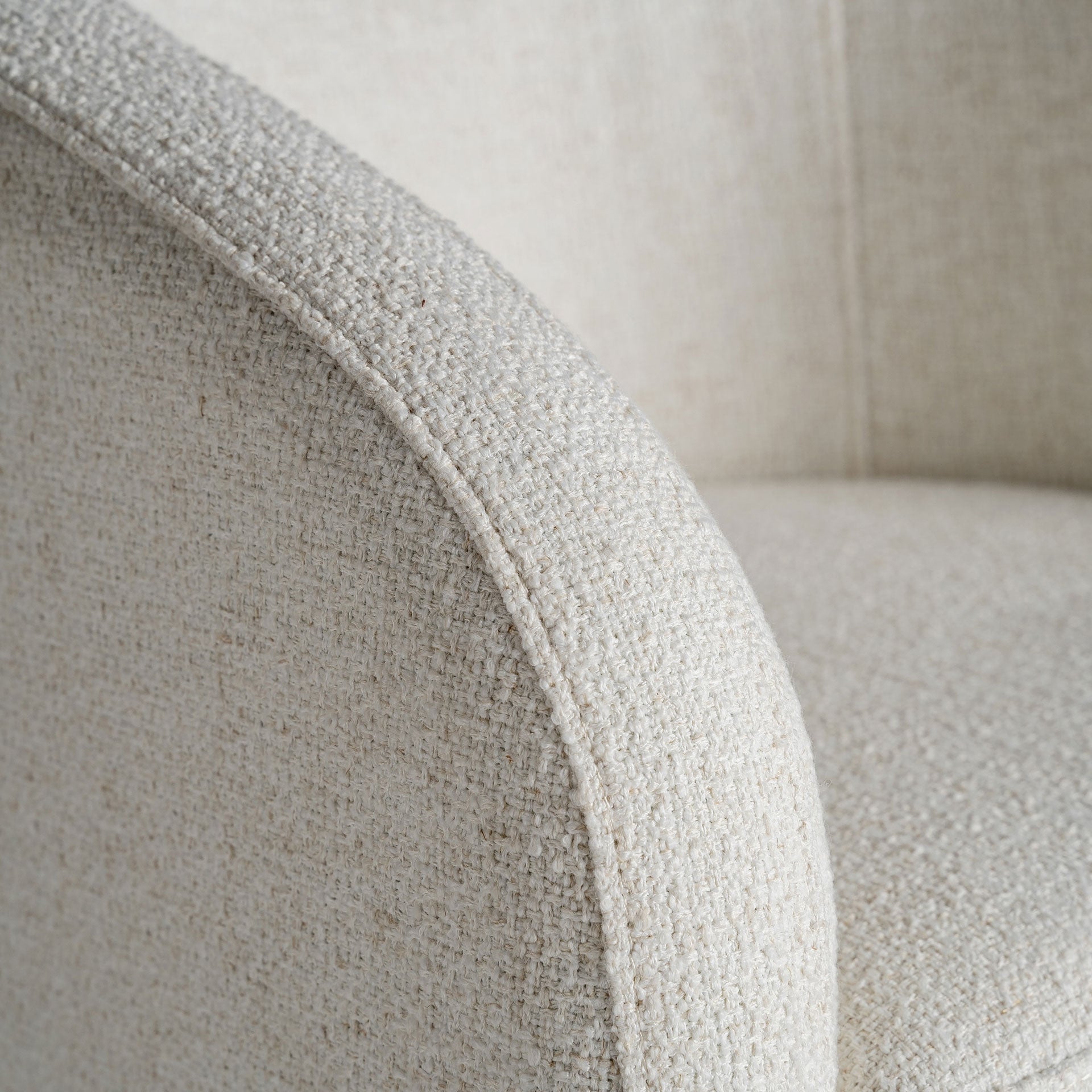 Fauteuil tissu blanc cassé et structure métal | VICAL Bilais | REMO-HOME, mobilier design et décoration d'intérieur