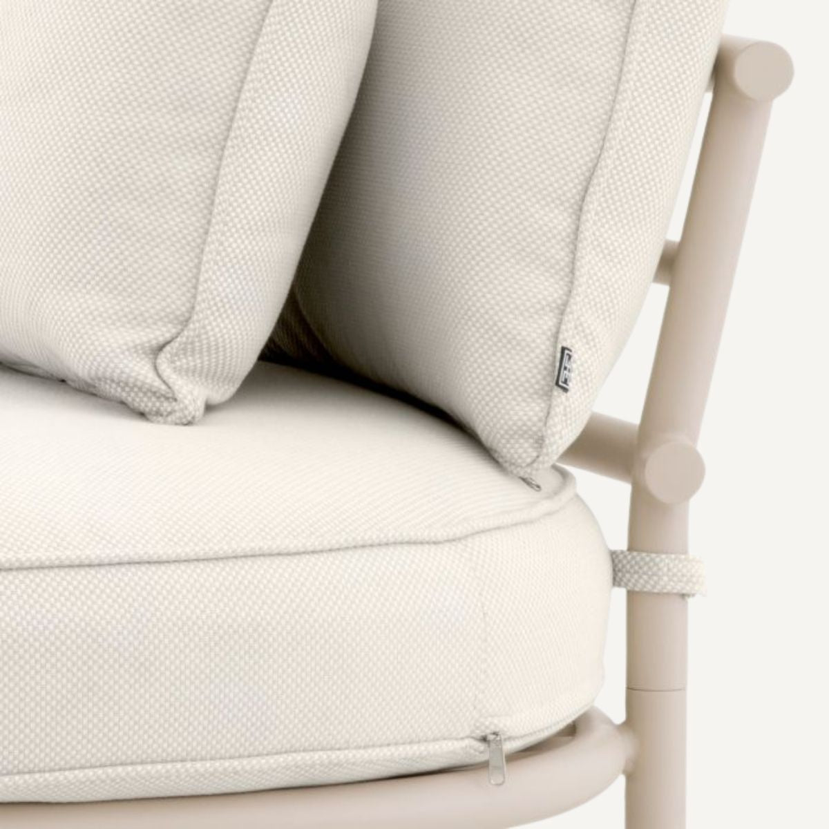 Fauteuil d'extérieur rond en métal sable | Eichholtz Laguno | REMO-HOME, mobilier et décoration d'intérieur